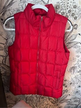 GAP Red Quilted Puffer Vest